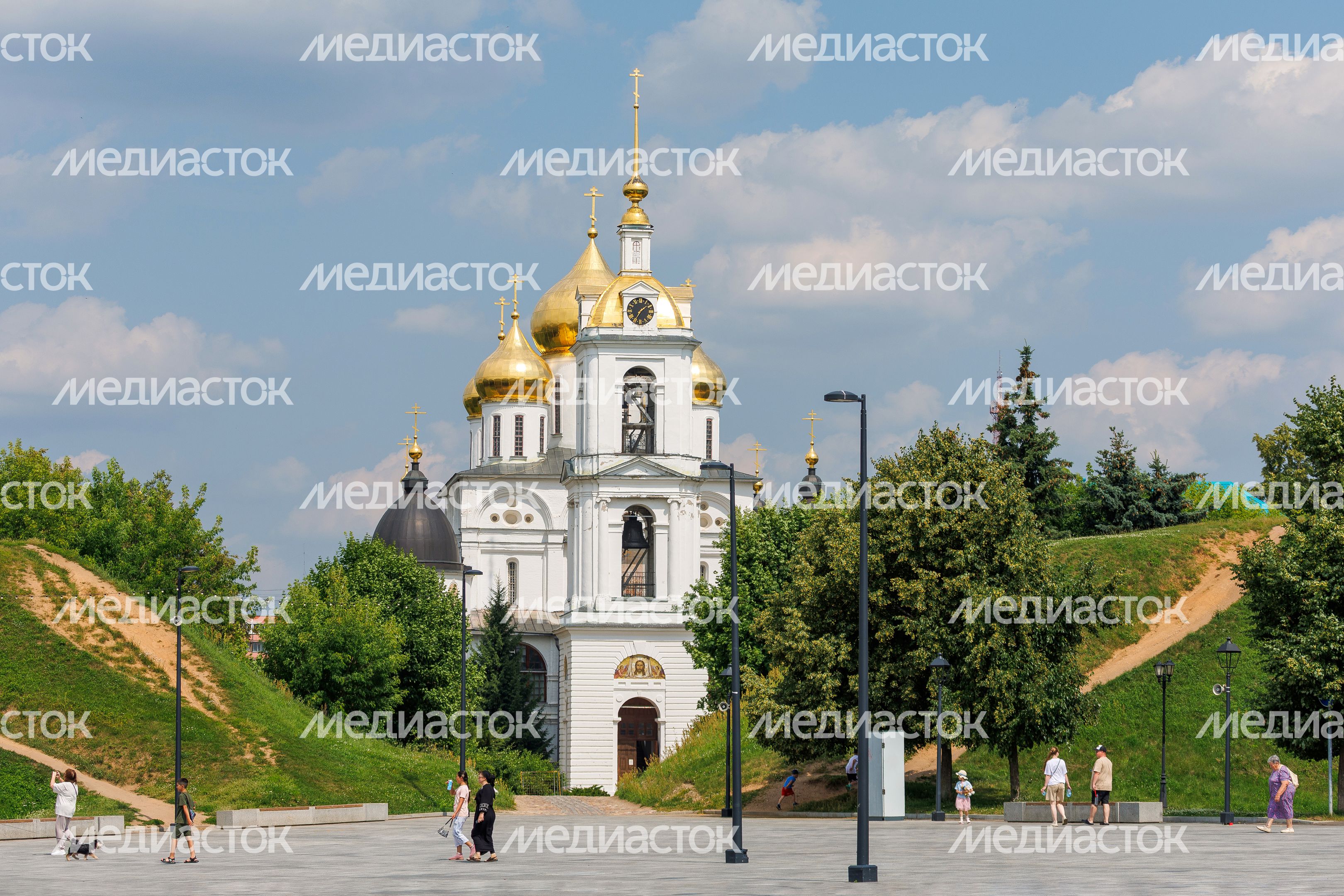 Александро-Невская церковь XIX века на Советской площади в Дмитрове