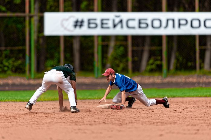 Команда «Единорог» из Балашихи и «Орел» из Москвы в финале бейсбольного турнира «Кубок Олимпии «Все звезды»