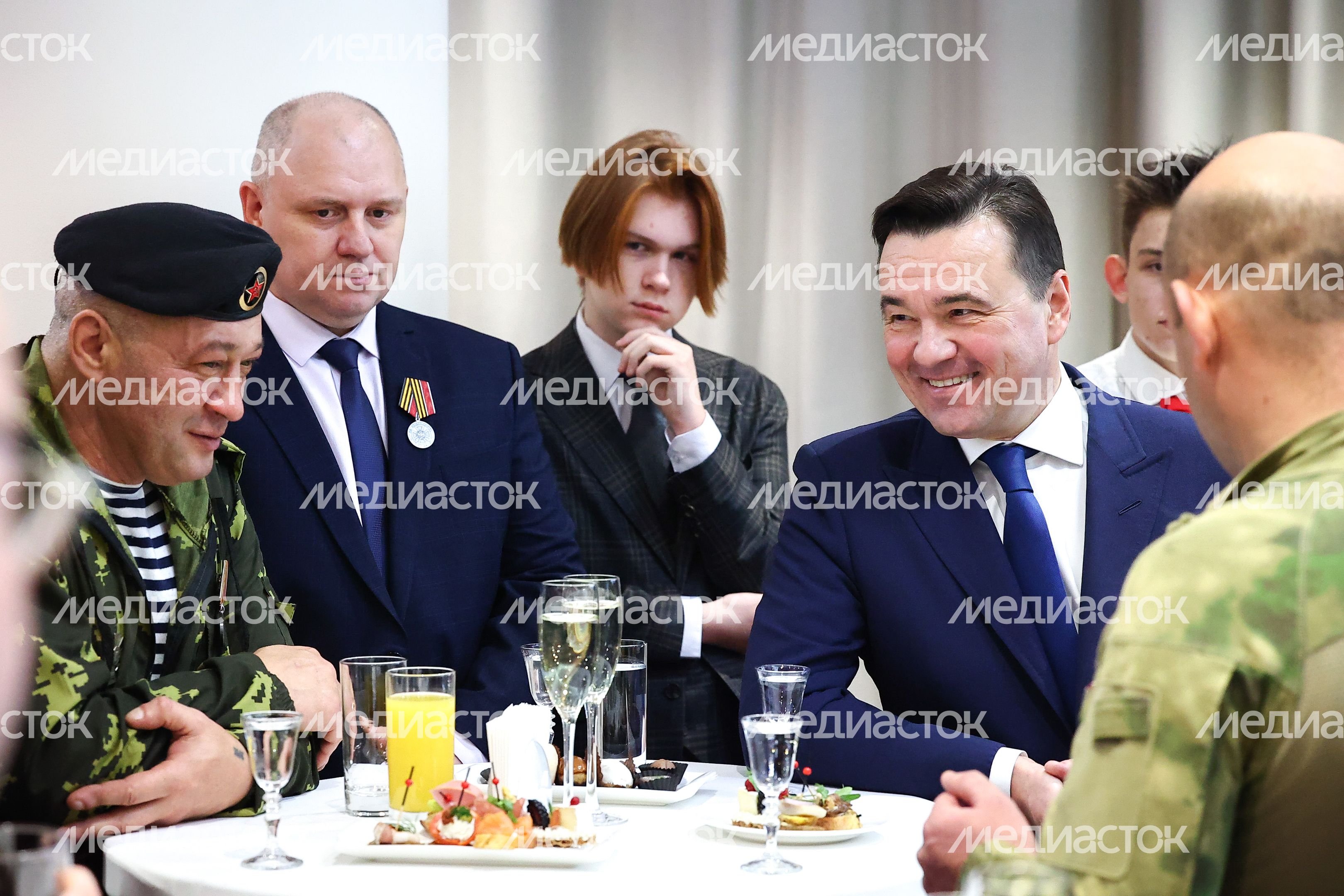 Награждение добровольцев из отряда «БАРС» Губернатором Подмосковья