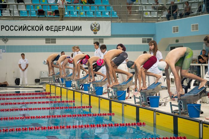 Соревнования по плаванию "Волна здоровья" в Рузе
