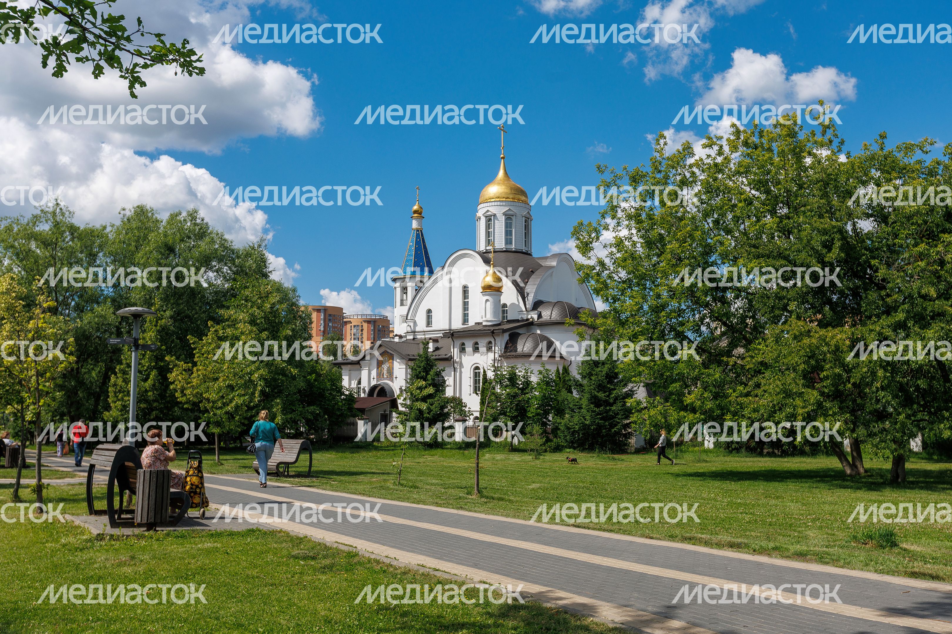 Церковь Казанской иконы Божией матери в Центральном парке Реутова Церковь Казанской иконы Божией матери в Центральном парке Реутова