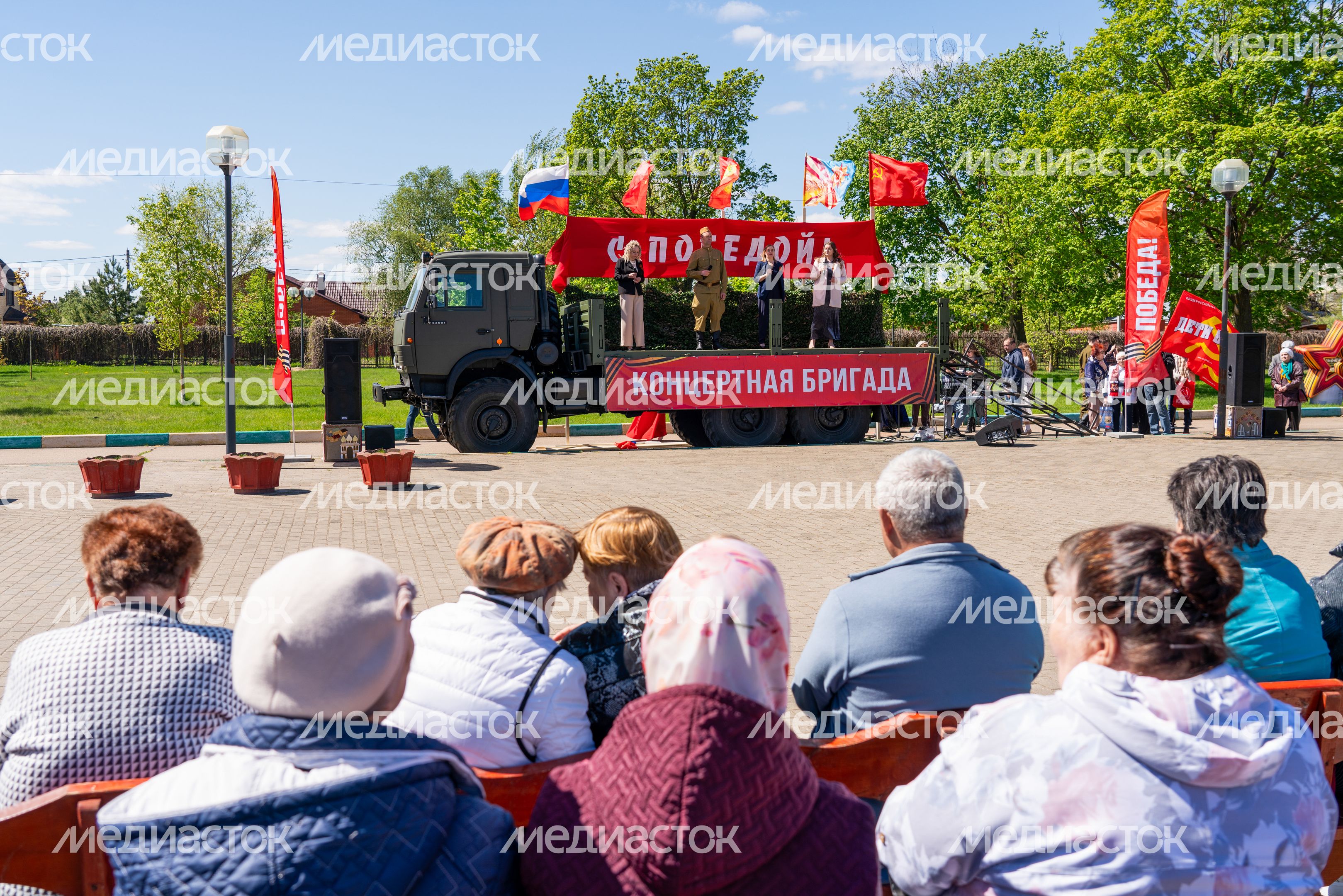Фронтовая поляна в поселке Большевик ко Дню Победы Фронтовая поляна в поселке Большевик ко Дню Победы