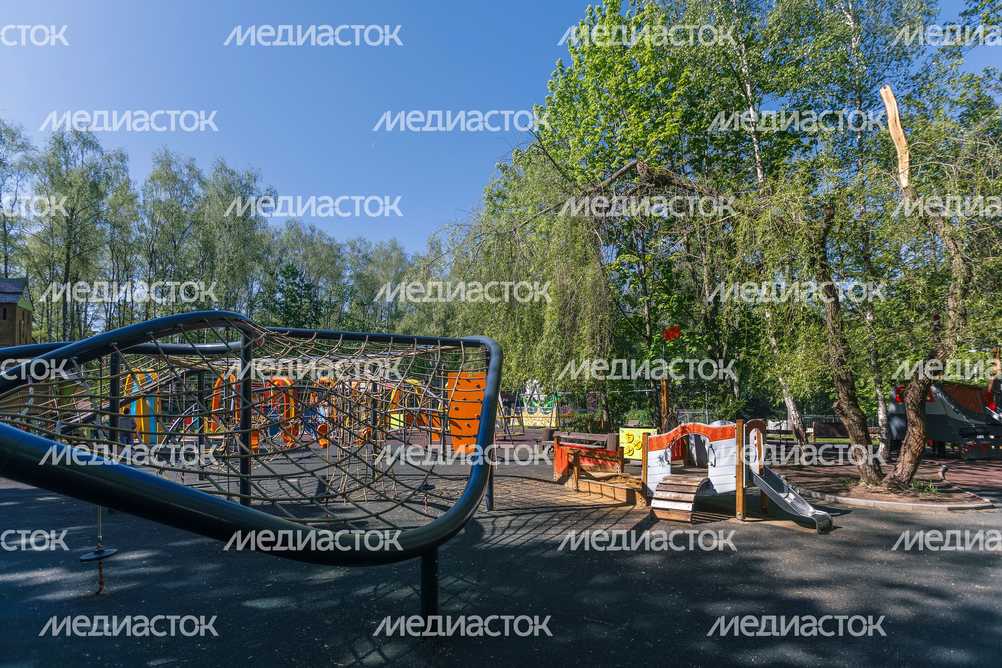 Аттракционы в парке «Березовая роща» города Дмитров Аттракционы в парке «Березовая роща» города Дмитров