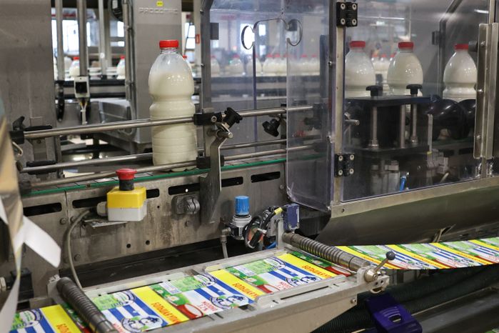 Молкомбинат "Чеховский" - самый большой завод молочной продукции в России