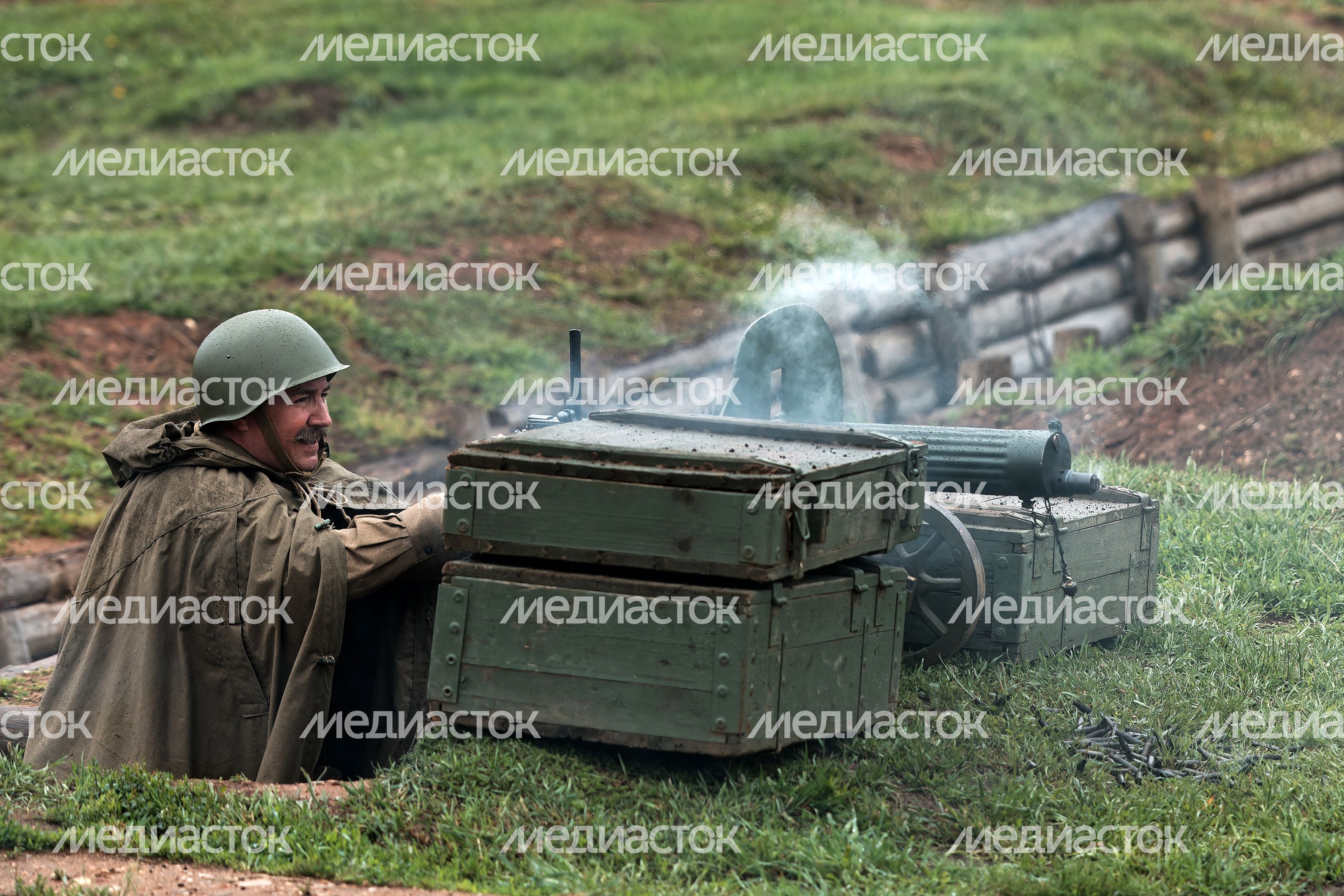 Военно-историческая реконструкция «Первый день войны» у Главного храма ВС РФ в День памяти и скорби Военно-историческая реконструкция «Первый день войны» у Главного храма ВС РФ в День памяти и скорби