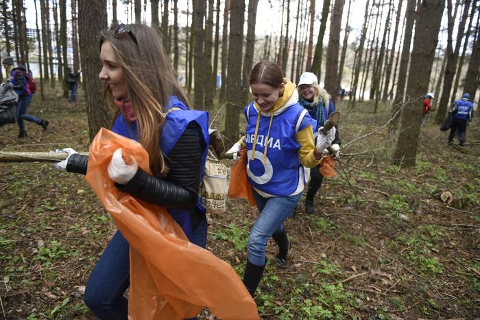 Медиасубботник РИАМО в парке «Дубрава» в Подольске