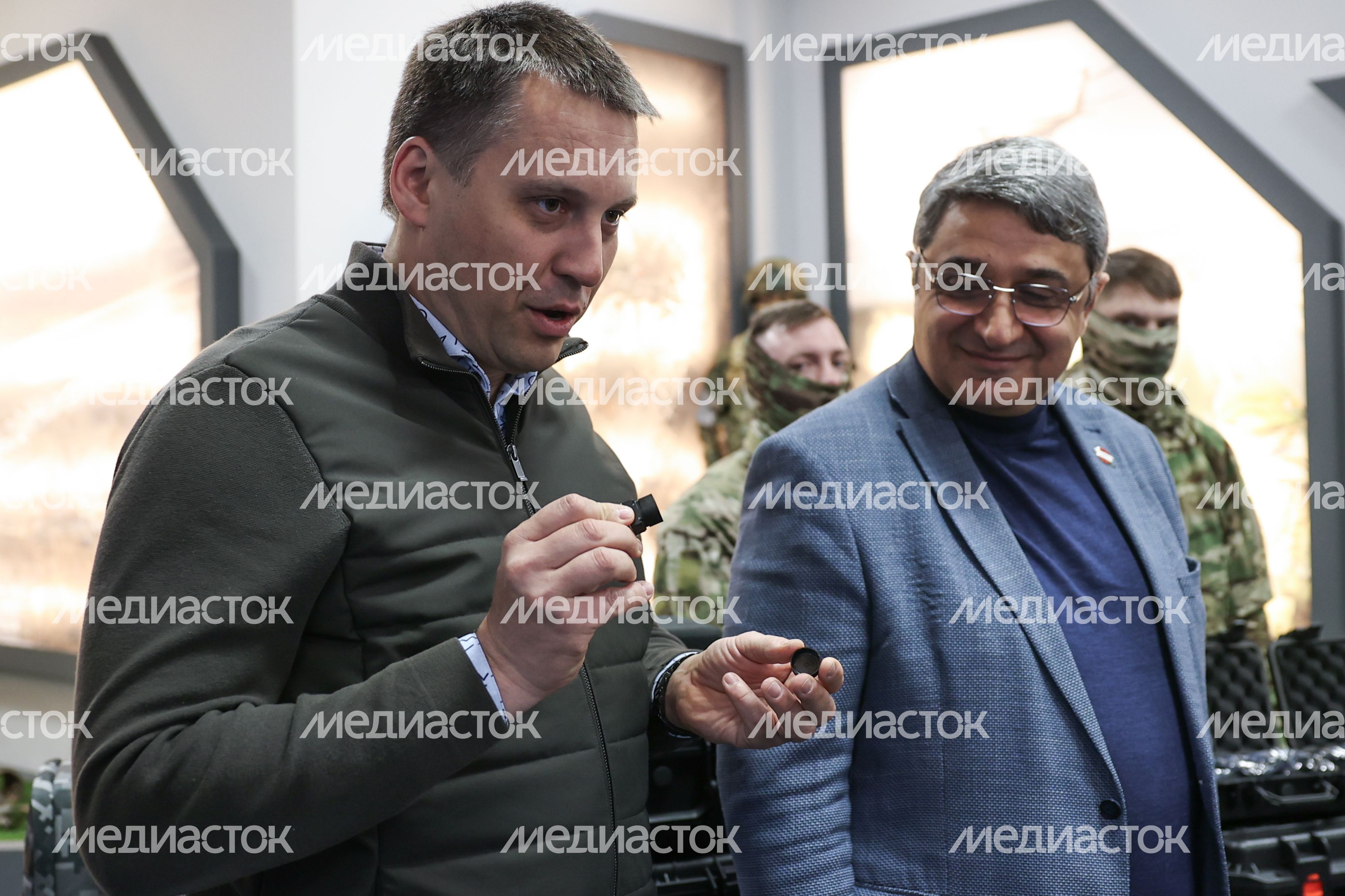 Команда губернатора Московской области передала бригаде спецназа ВДВ тепловизоры и дроны Команда губернатора Московской области передала бригаде спецназа ВДВ тепловизоры и дроны