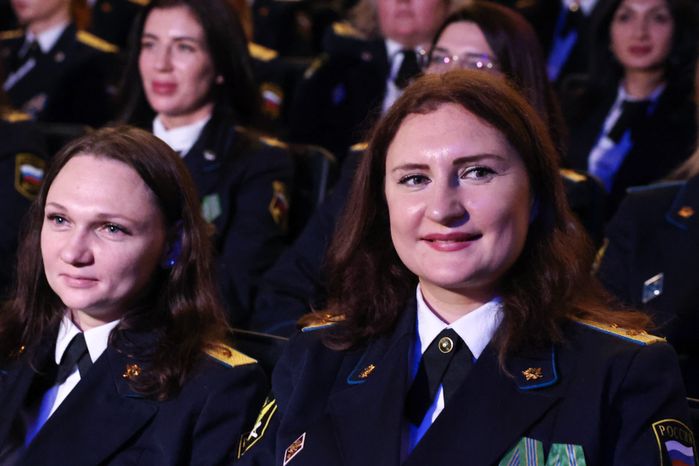 Судебных приставов поздравили с профессиональным праздником
