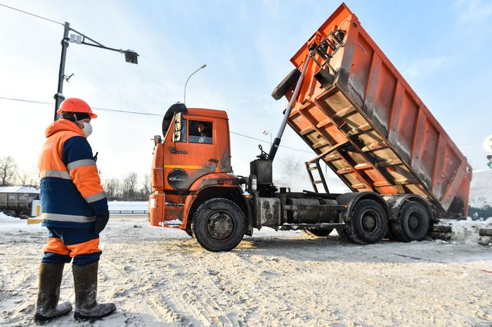 Утилизация снега на снегосплавном пункте «Черкизово»