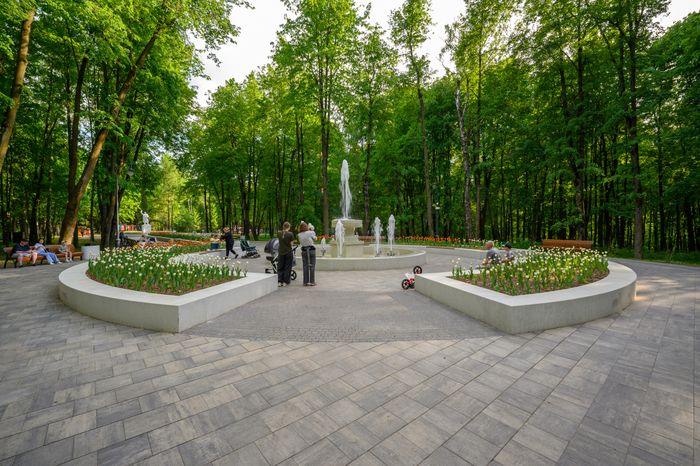 Фонтан в Красногорском городском парке после благоустройства