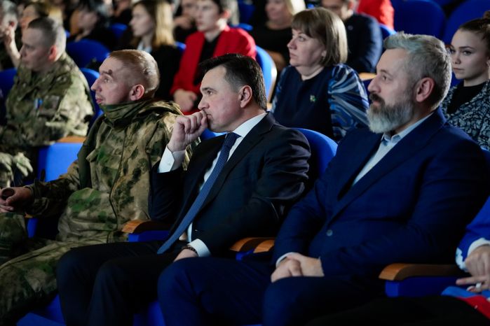 Андрей Воробьев наградил лауреатов премии "Мы рядом. Доброе дело"
