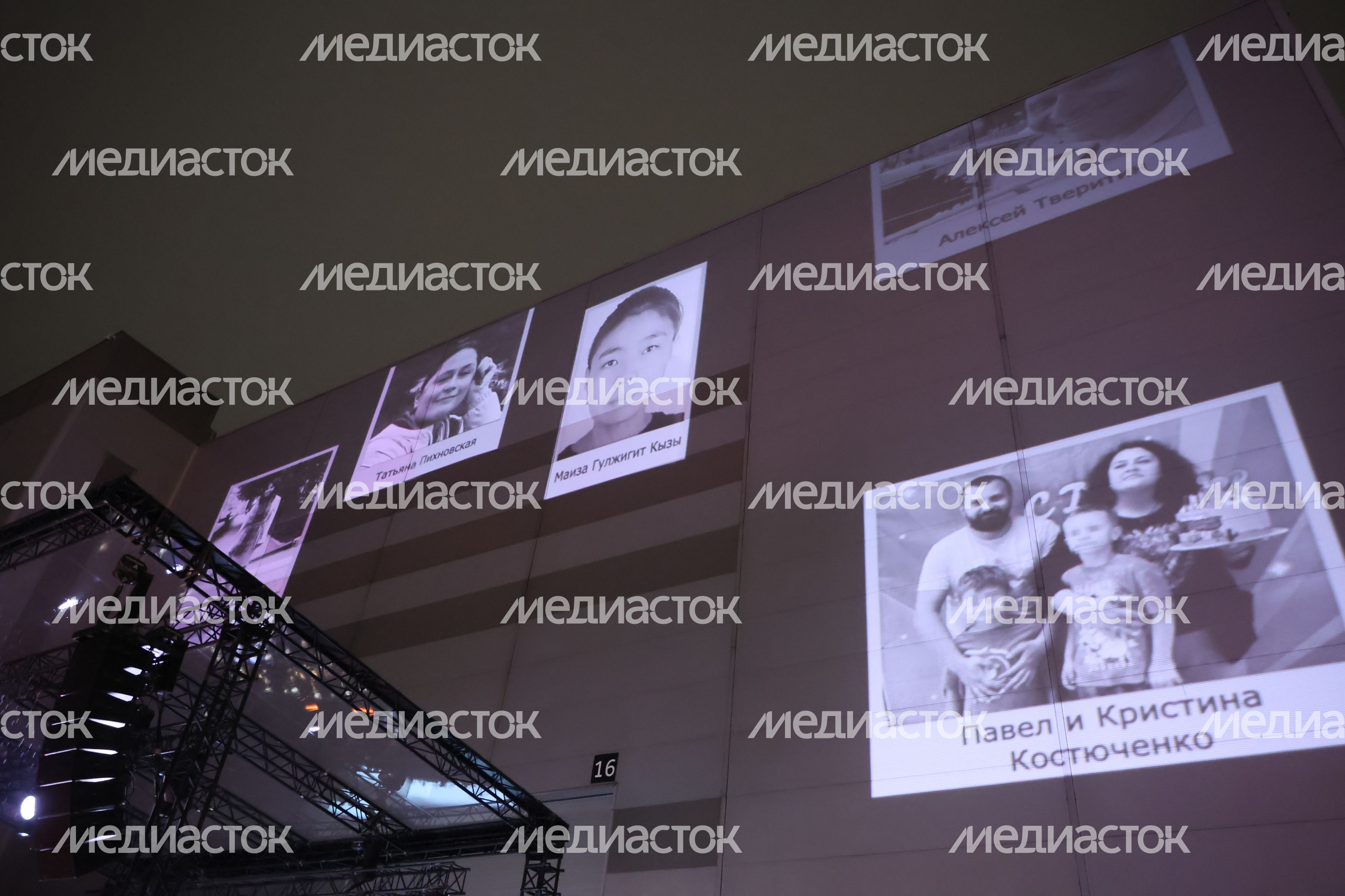Акция памяти "Журавли" прошла на девятый день после теракта в "Крокус Сити Холле"