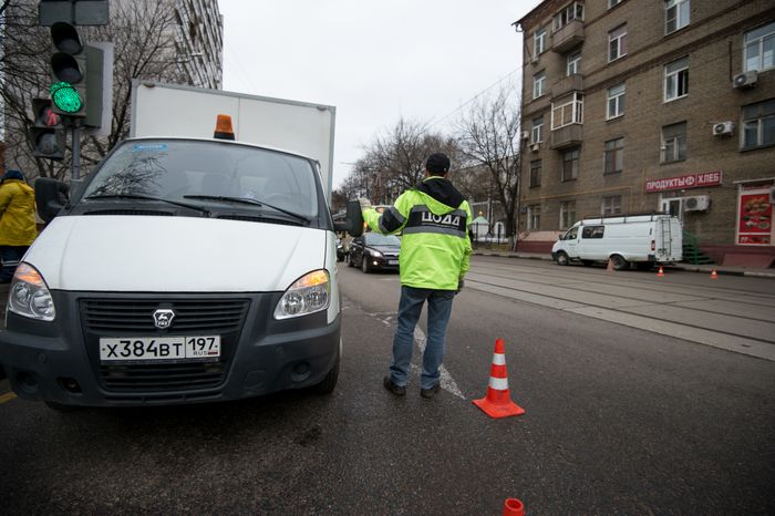 ЦОДД чистит светофоры в Москве