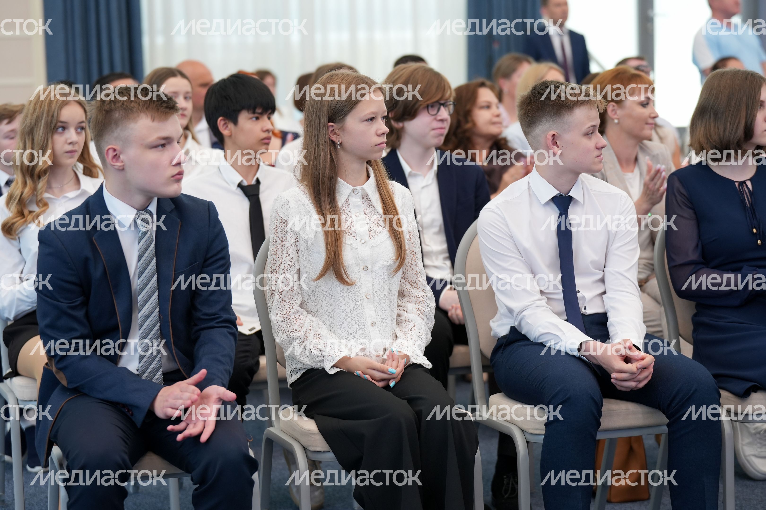Юным жителям Подмосковья вручили первые паспорта гражданина РФ Юным жителям Подмосковья вручили первые паспорта гражданина РФ