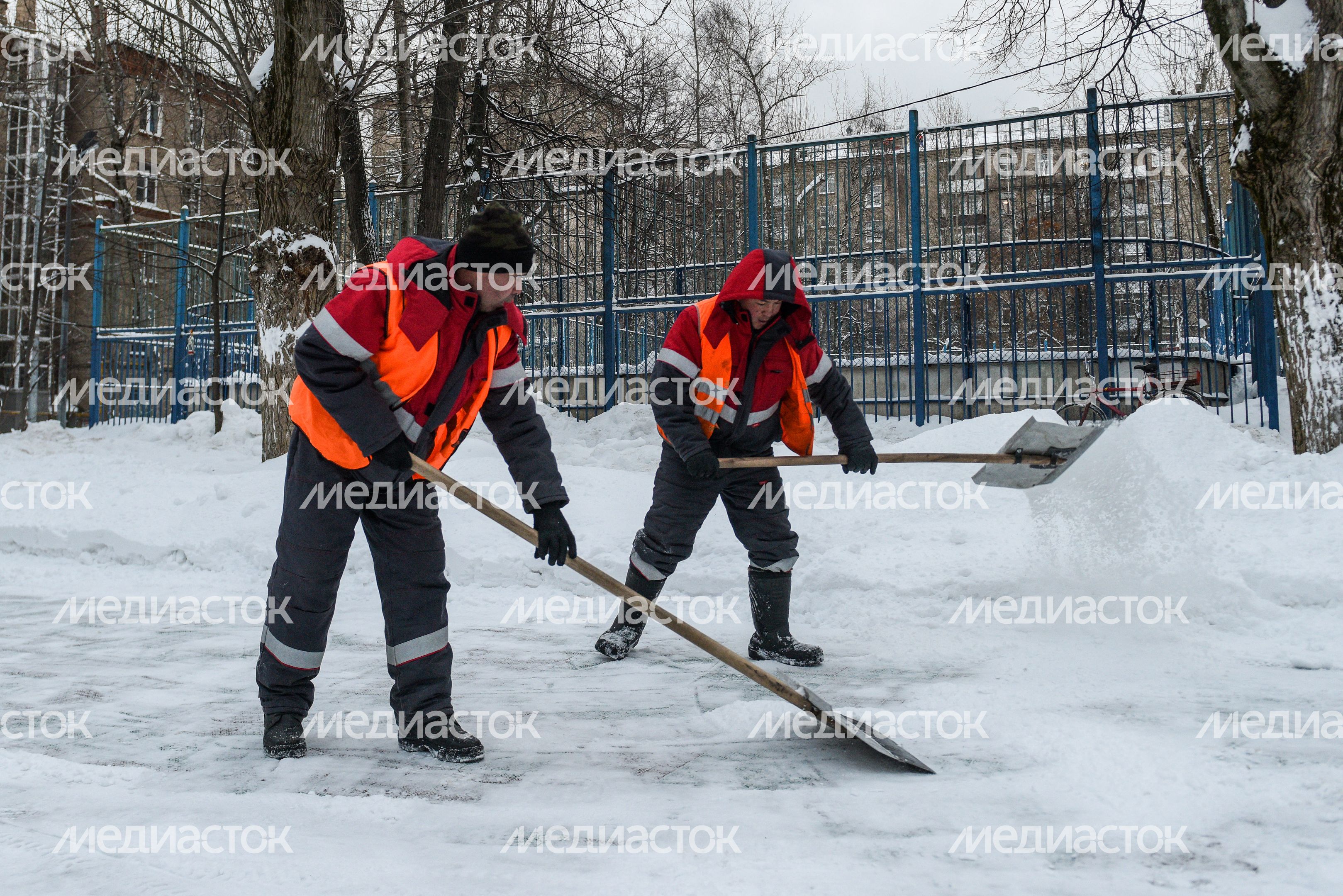 Уборка снега
