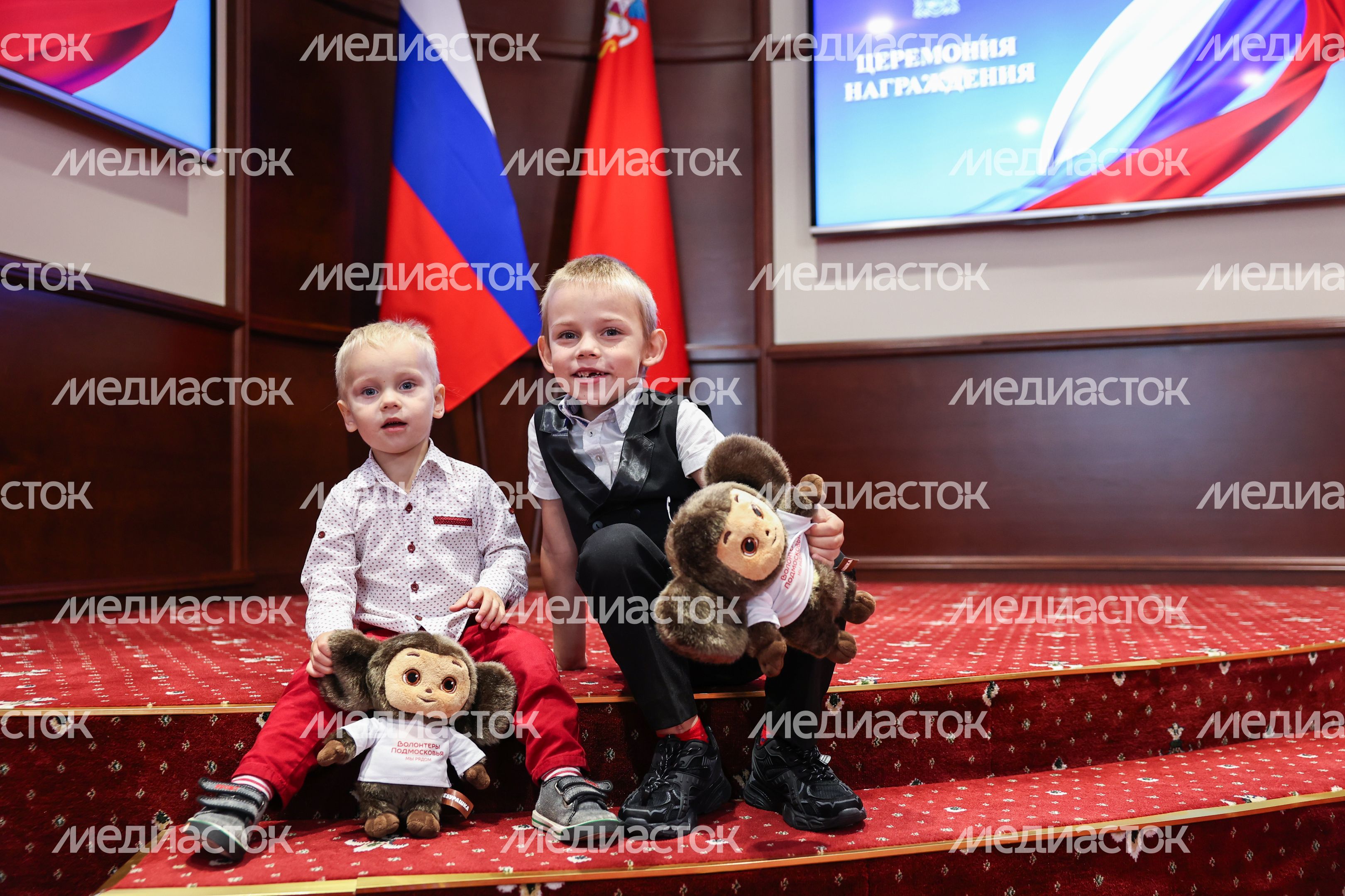 Вручение государственных наград добровольцам подразделения БАРС