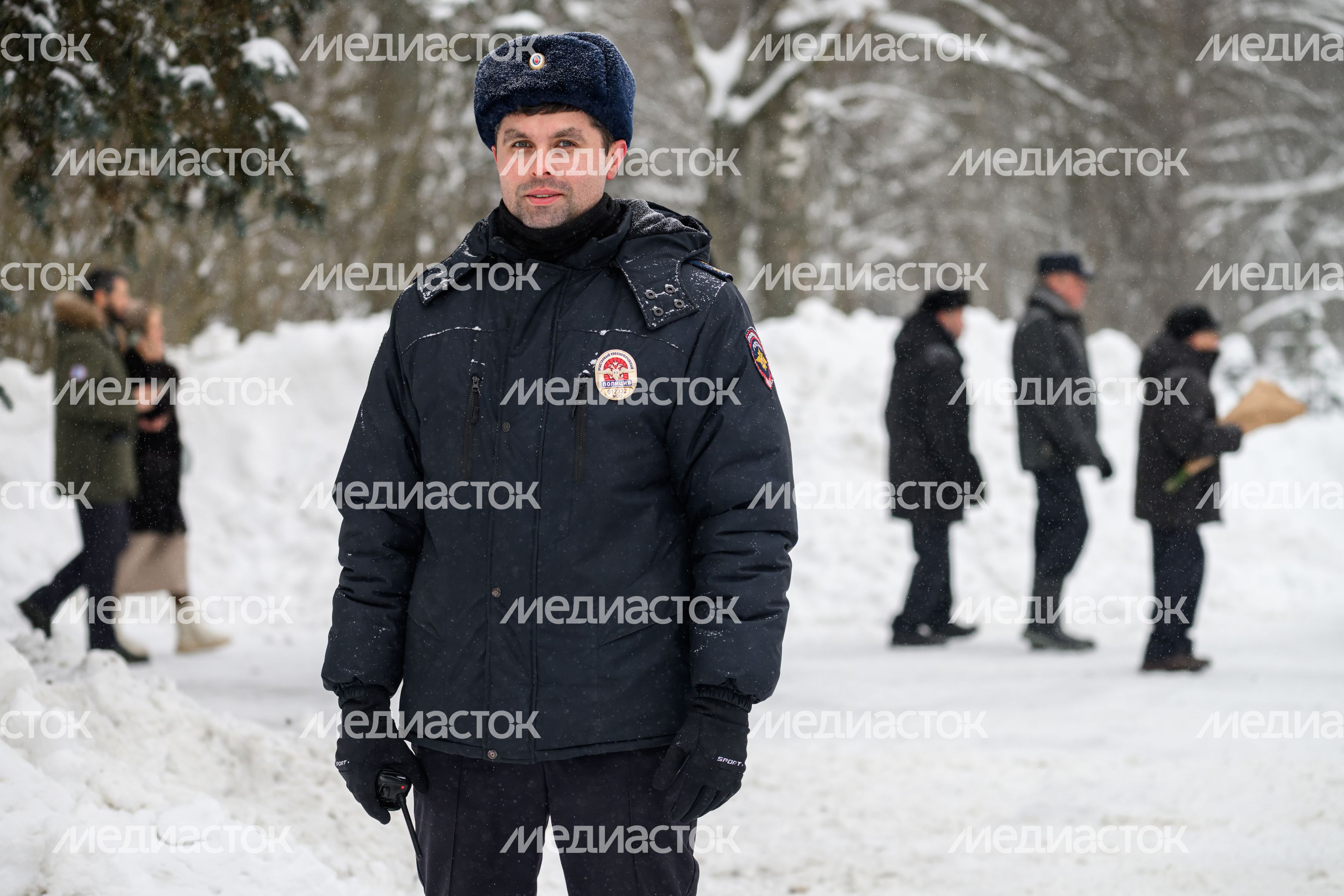 Полицейские охраняли общественный порядок на торжественной встрече космонавтов экипажа МКС-73 Полицейские охраняли общественный порядок на торжественной встрече космонавтов экипажа МКС-73