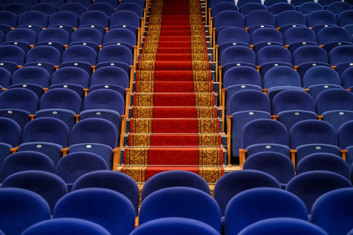 Зрительный зал в Образовательно-досуговом центре «Октябрь» в Сергиевом Посаде – умном ДК