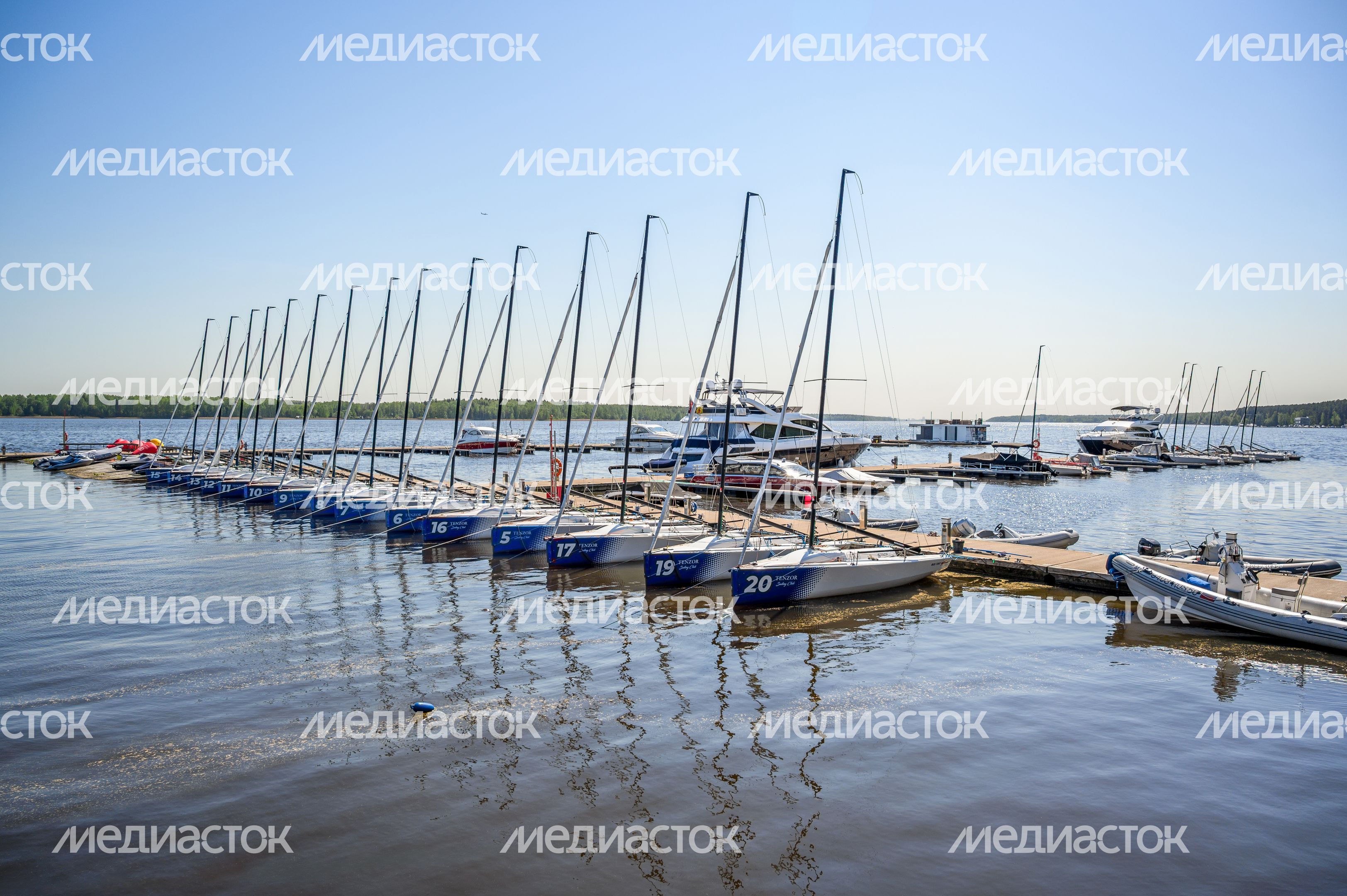Парусная регата на Пестовском водохранилище в Мытищах Парусная регата на Пестовском водохранилище в Мытищах