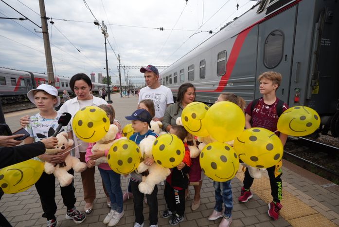 Семья из Подмосковья взяла под опеку 9 детей из ДНР