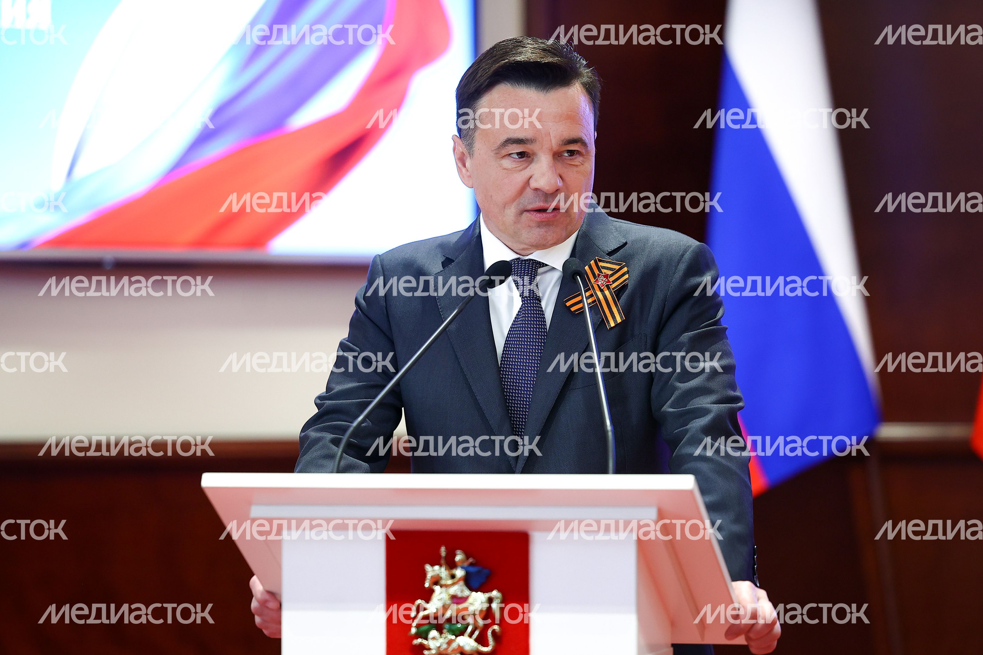 Губернатор вручил государственные награды добровольцам отряда БАРС