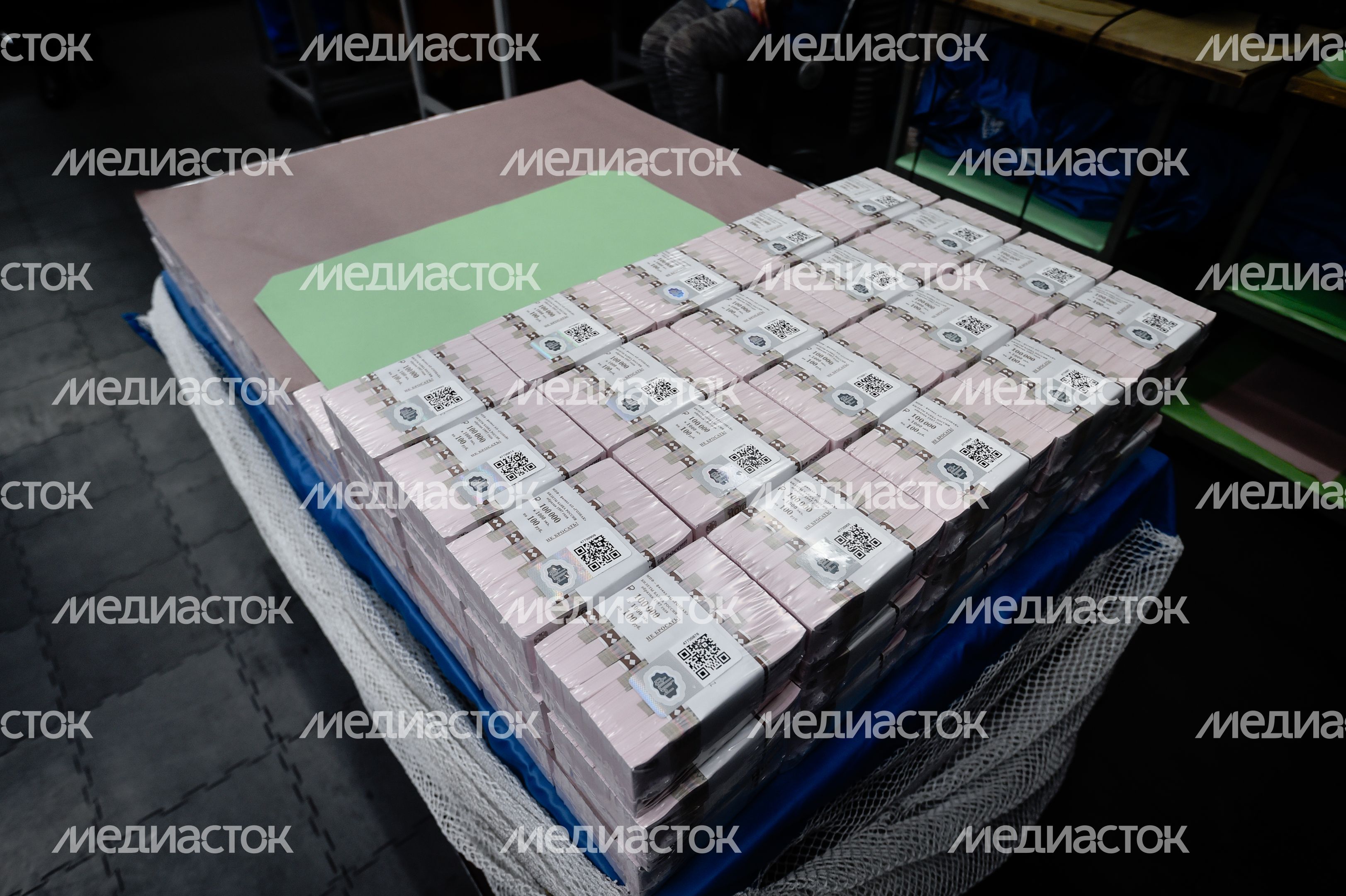 Производство денежных купюр на Московской печатной фабрике Гознака Производство денежных купюр на Московской печатной фабрике Гознака