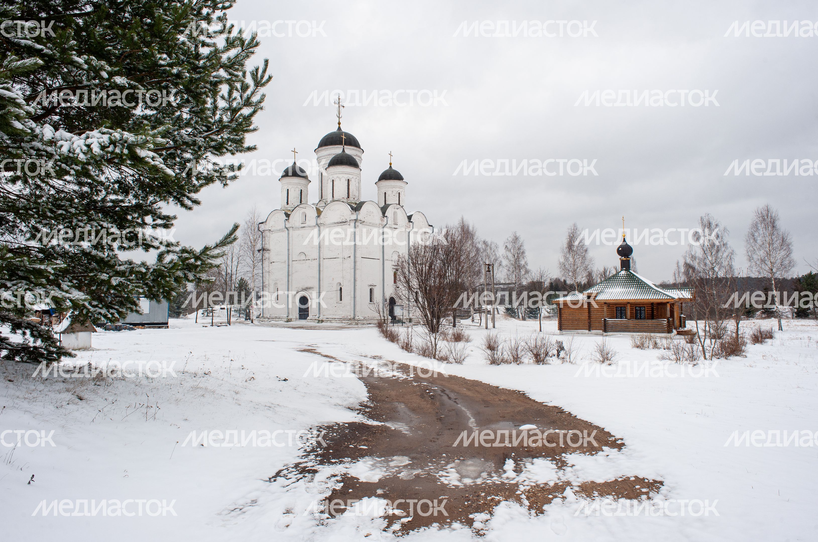 Церковь Михаила Архангела в селе Микулино