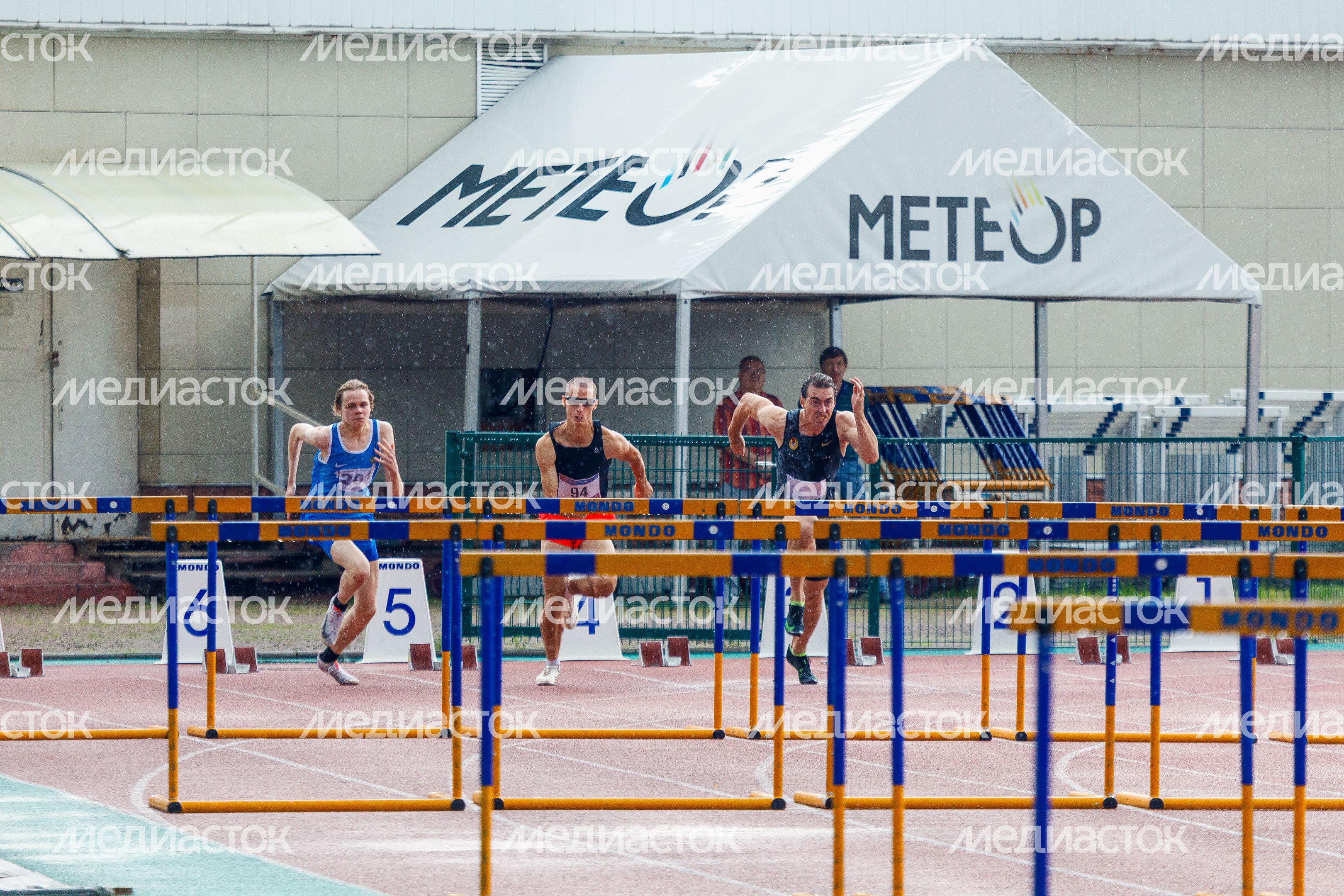 Бег с препятствиями на Чемпионате Московской области по легкой атлетике в Жуковском Бег с препятствиями на Чемпионате Московской области по легкой атлетике в Жуковском
