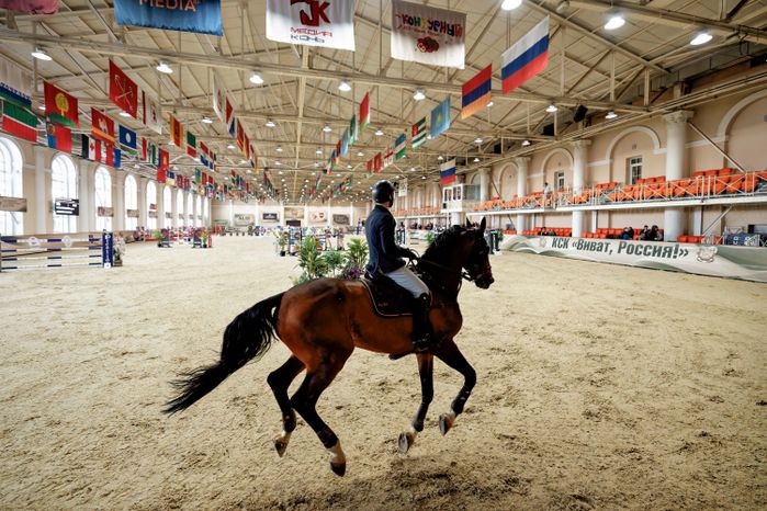 Командное первенство Кубка России по конкуру на манеже КСК «Виват, Россия!» Ленинского округа