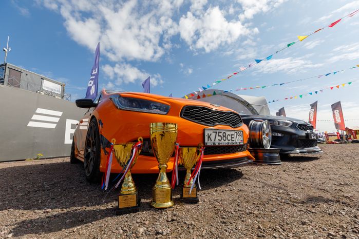 На Sueta Car Fest выбрали лучшие автомобили по тюнингу и автозвуку