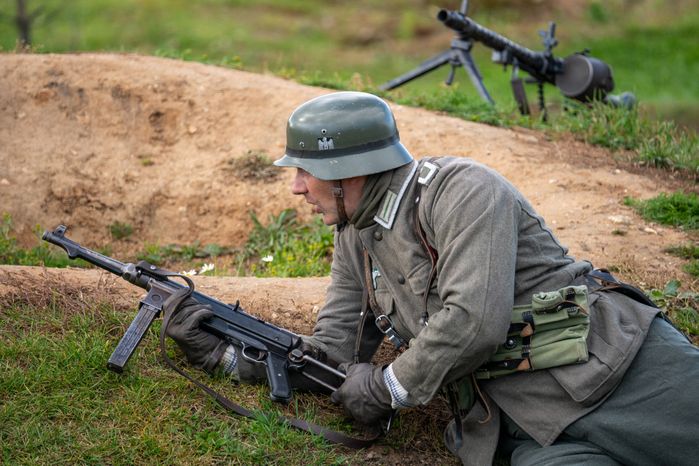 Военно-историческая реконструкция «Последний провыв. Суровая осень 41-го года» в Центральном парке «Патриот»