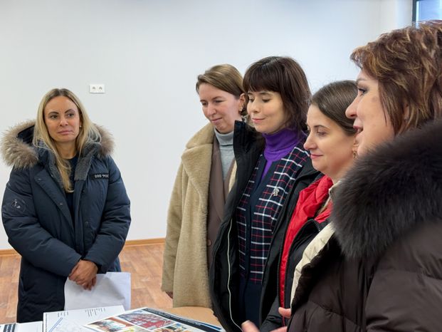 Андрей Воробьев проверил ход работ по строительству пристройки к школе в Подольске
