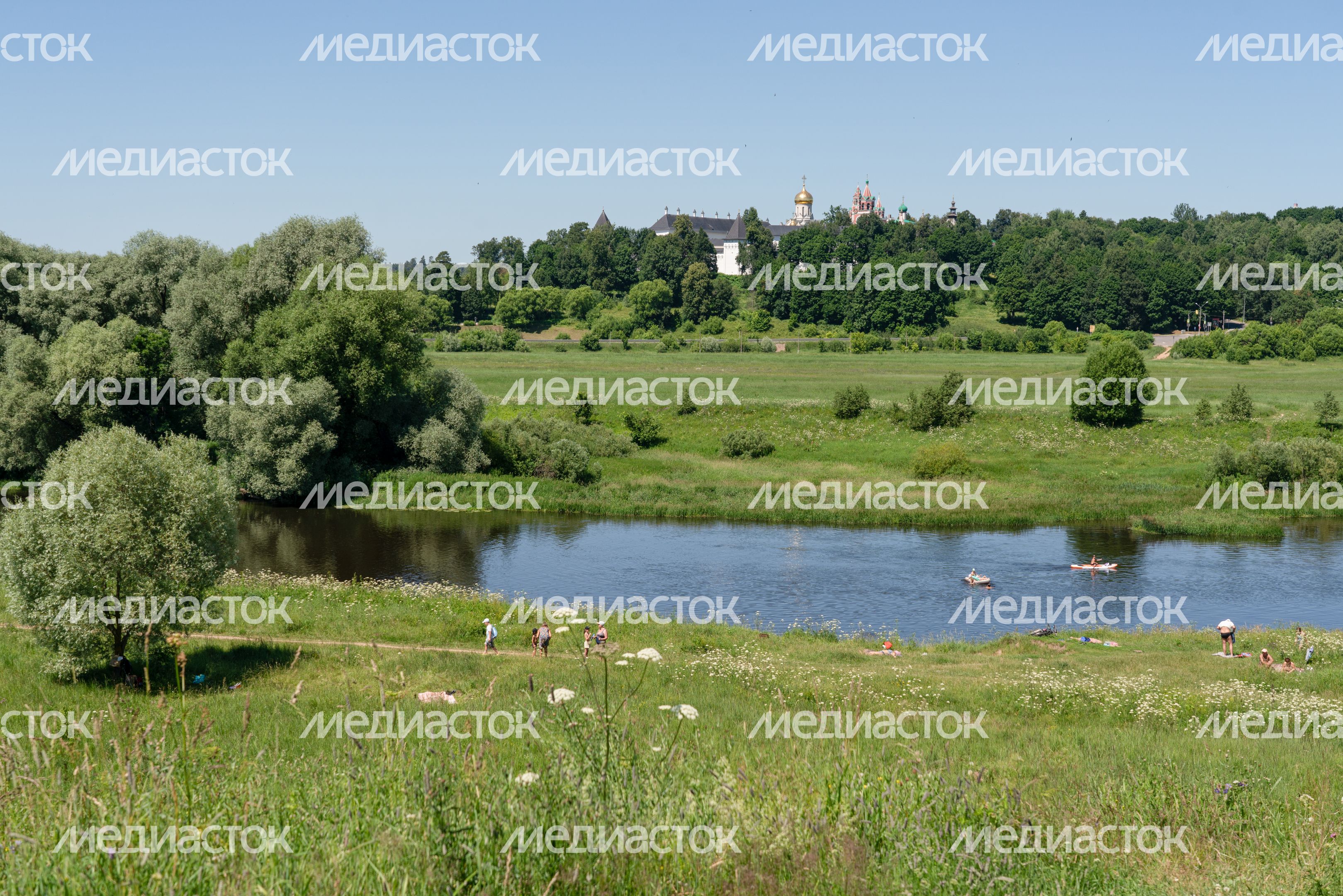 Смотровая площадка на Мясиной горе в Звенигороде Смотровая площадка на Мясиной горе в Звенигороде