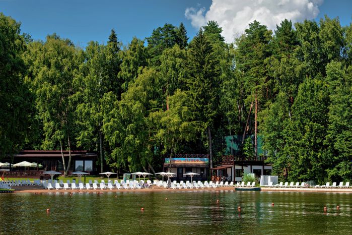 Комфортный отдых на пляже в загородном отеле «Истра» на Истринском водохранилище