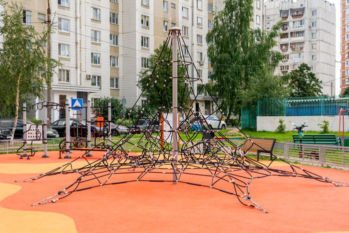 Лобня. Новая детская игровая площадка на улице Текстильной