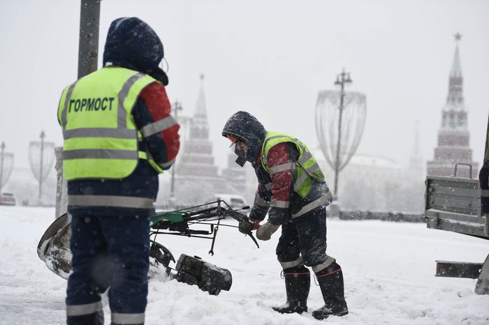 Рекордный снегопад в Москве и Подмосковье