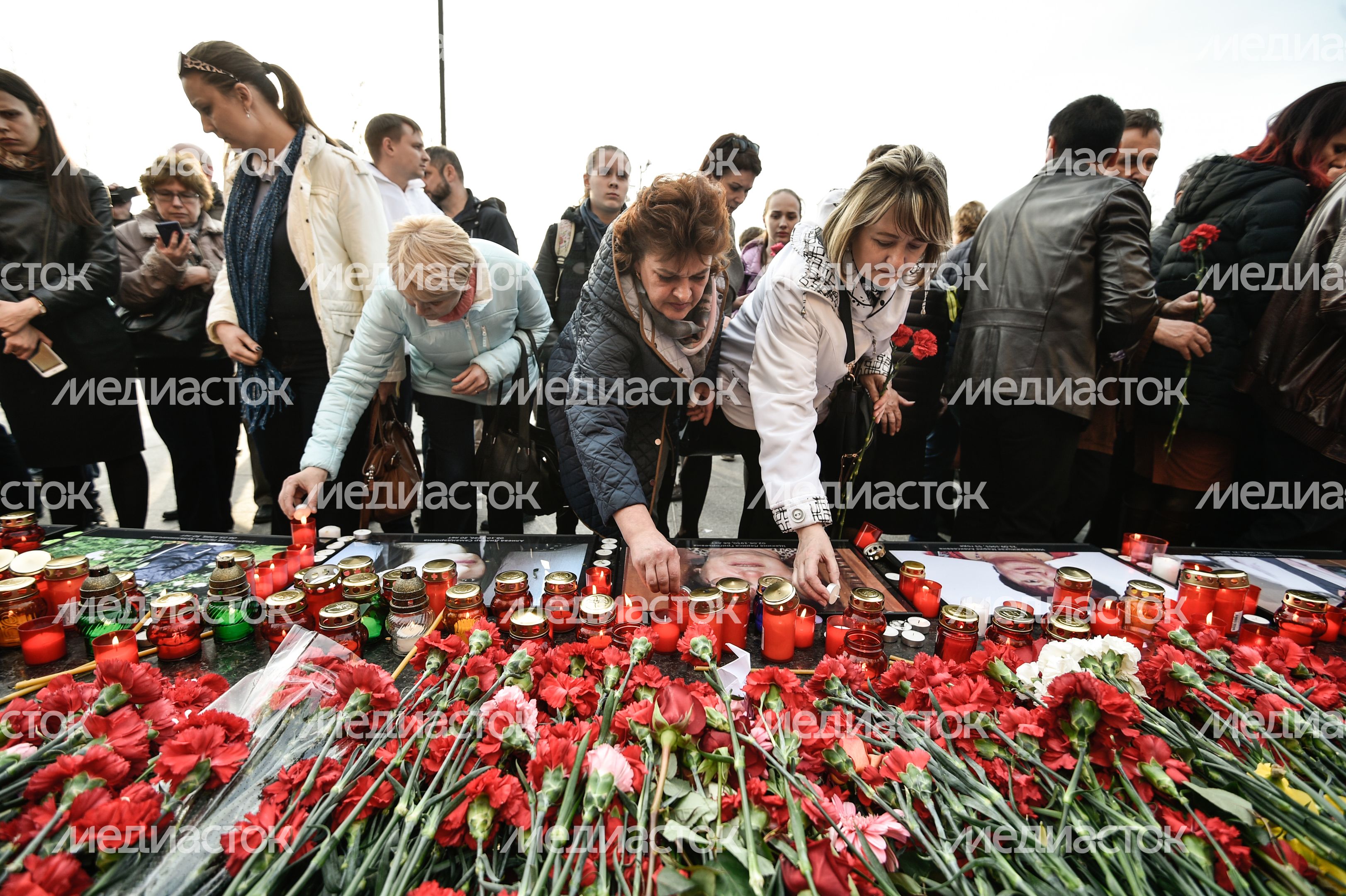 Траурный митинг памяти 11 жертв теракта в Санкт-Петербурге
