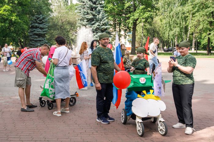 Парад колясок в сквере "Юбилейный" в Химках