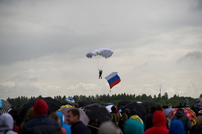 Юбилей пилотажных групп ВКС РФ «Русские Витязи» и «Стрижи» в Кубинке