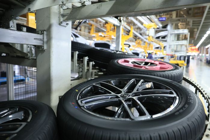 Посещение автозавода Changan Automobile Group в Китае Губернатором Подмосковья