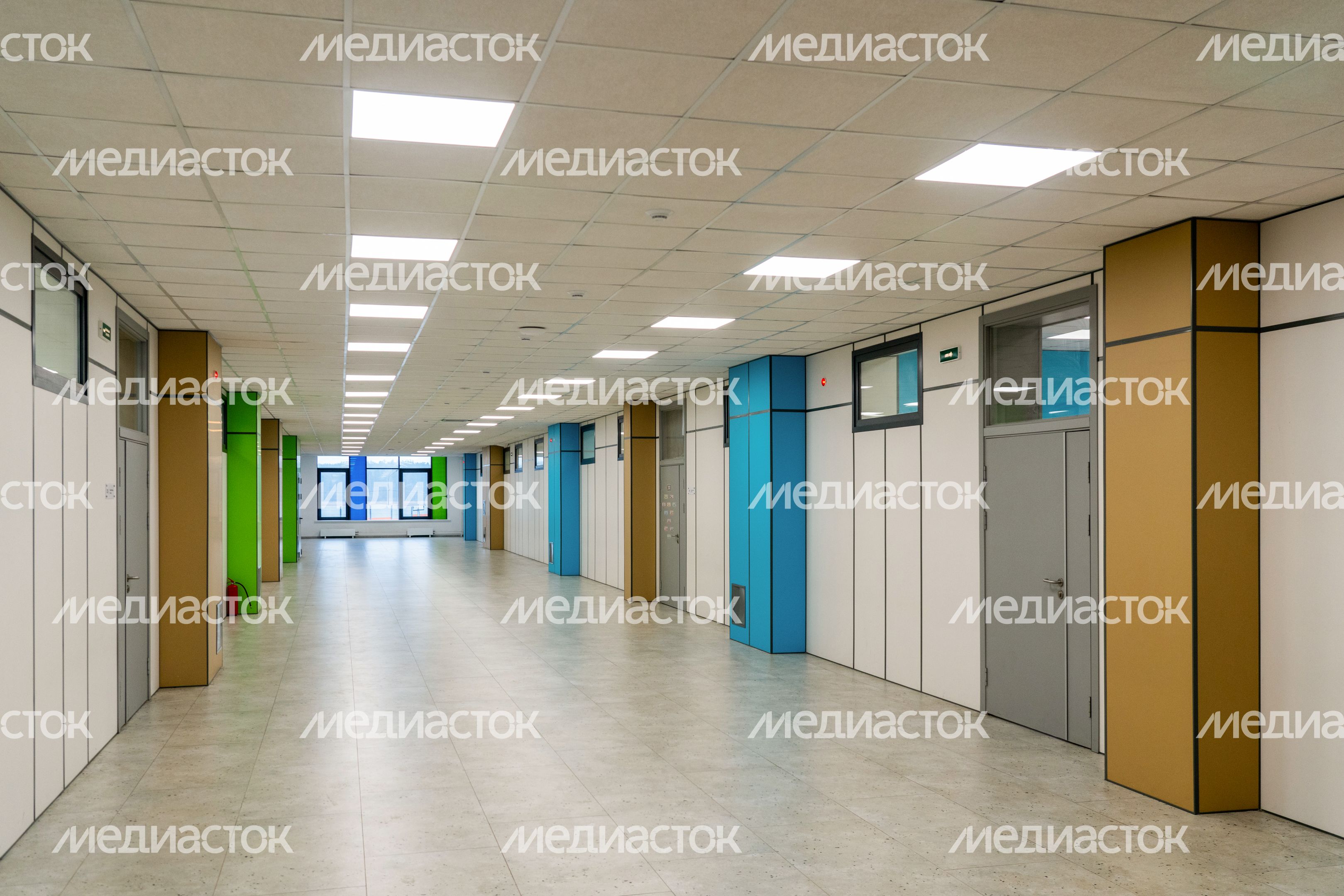 Новый корпус «Интеллектуал» школы «КвантУм» им. Героя СССР В. Фабричнова в мкр. Восточный Звенигорода Новый корпус «Интеллектуал» школы «КвантУм» им. Героя СССР В. Фабричнова в мкр. Восточный Звенигорода