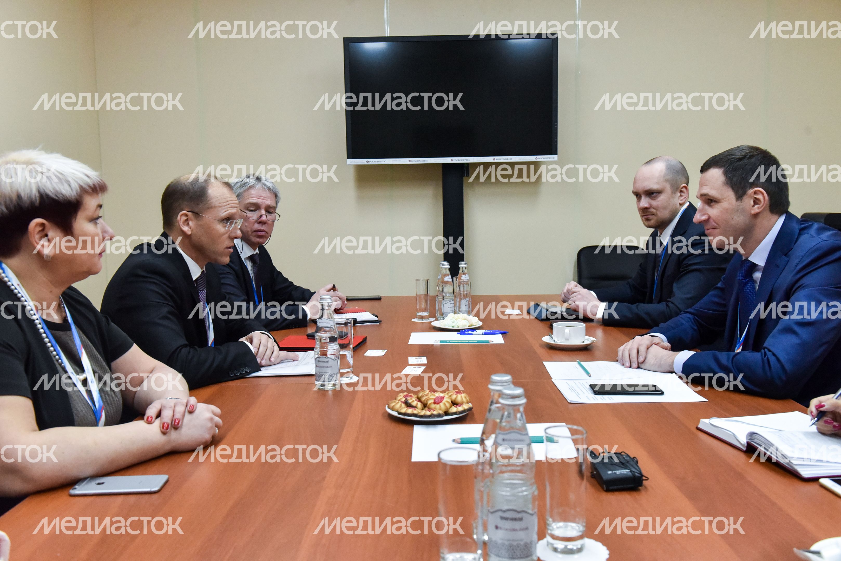 Встреча представителей правительства Подмосковья и компаний Метро и Mars прошла в рамках форума в Сочи