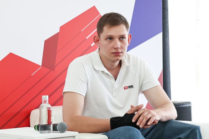 Панельная дискуссия с волонтерами-героями, устранявшими последствия чрезвычайных ситуаций