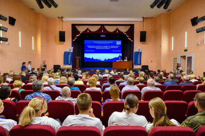 Актуальные исследования лесов Подмосковья обсудили специалисты лесного хозяйства на открытой трибуне