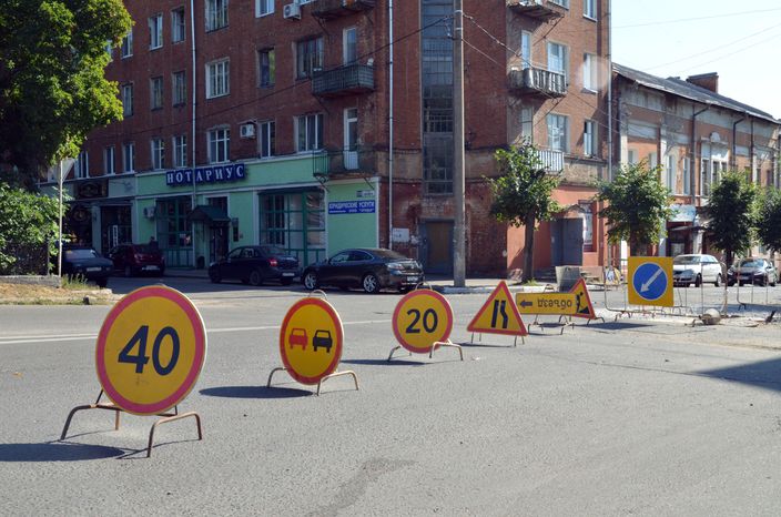 Ремонт дорожного покрытия на площади Ленина в Серпухове