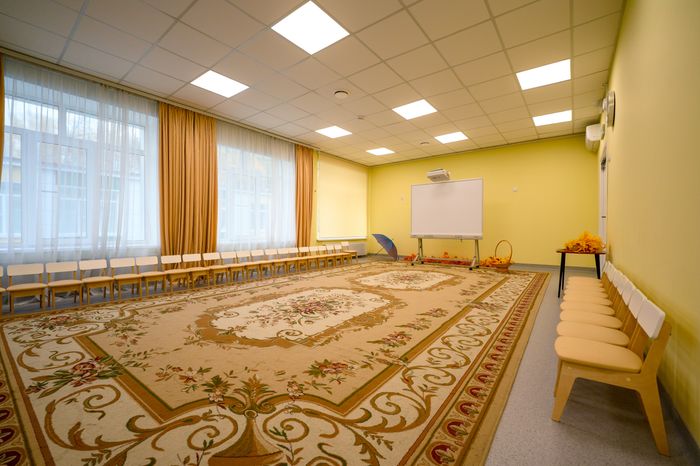 Музыкальный зал для малышей в детском саду на улице Глинкина в микрорайоне Юбилейный города Королев после капремонта