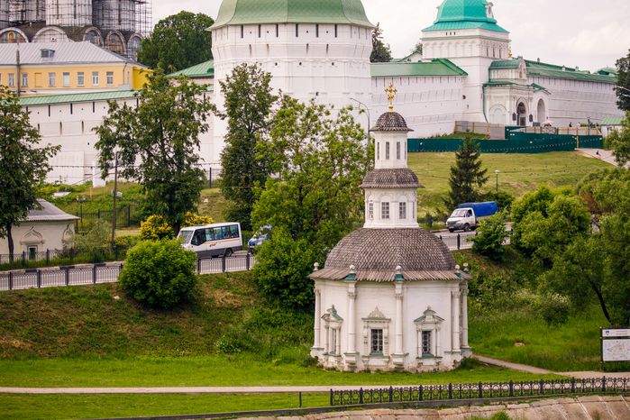 Вид со смотровой площадки «Блинная гора» на Свято-Троицкую Сергиеву Лавру в Сергиевом Посаде