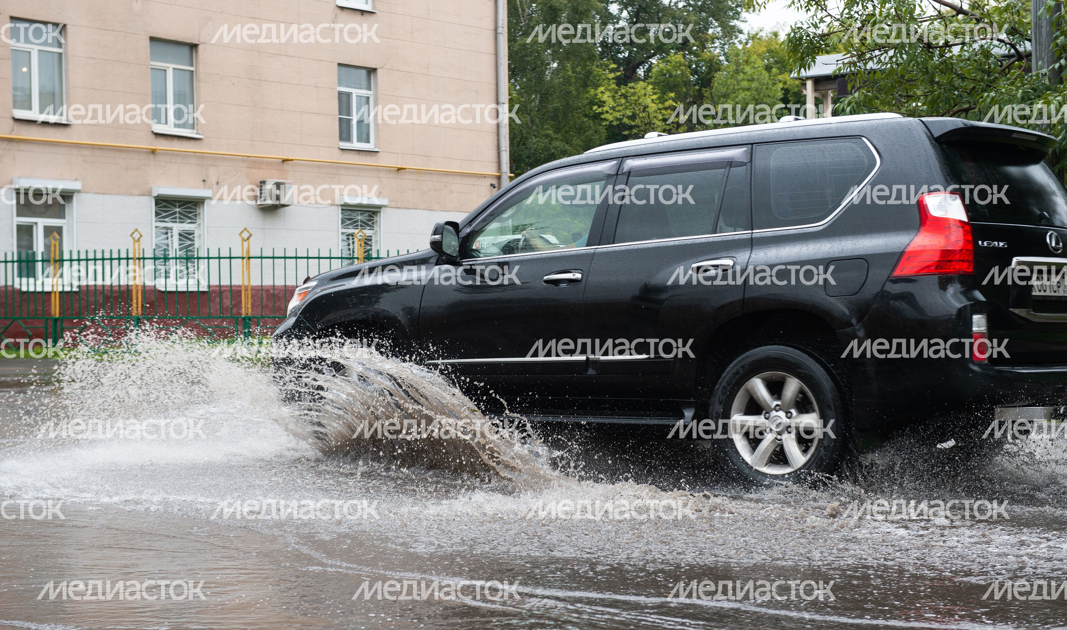 Проливной дождь в Москве Проливной дождь в Москве