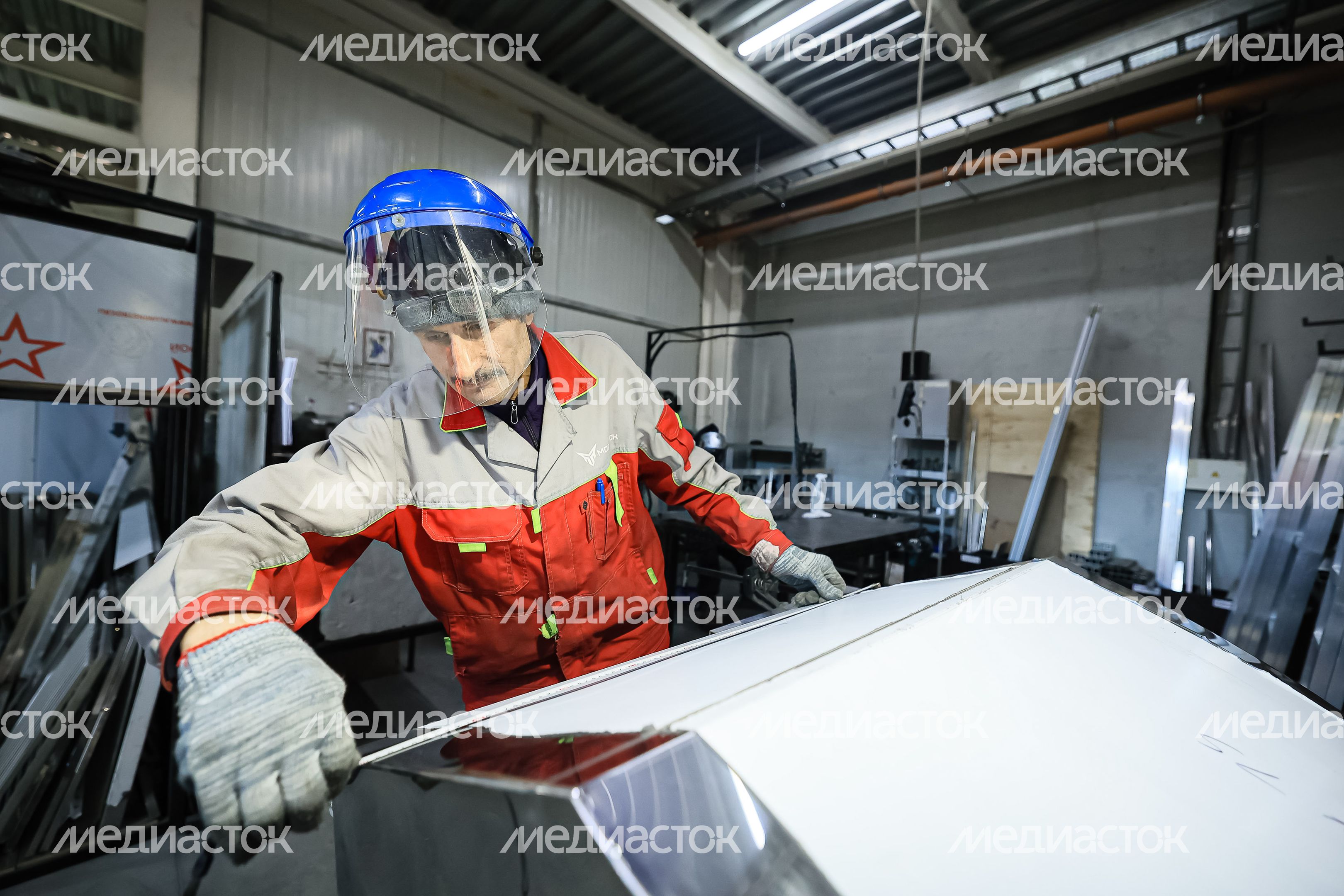 Посещение губернатором производства мобитраков в Истре