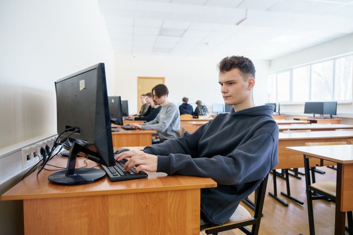 Щелковский колледж в деревне Долгое Ледово